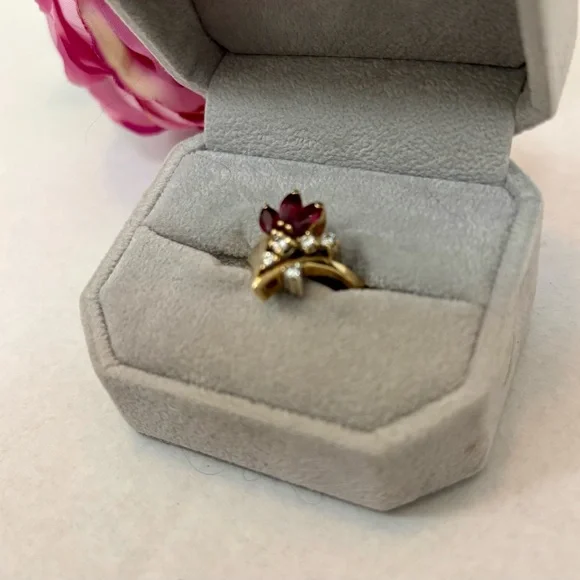 Genuine Vintage 1985 Diamond and Ruby Ring Set in 14k Gold Gorgeous Ring Size 6 - Picture 5 of 8
